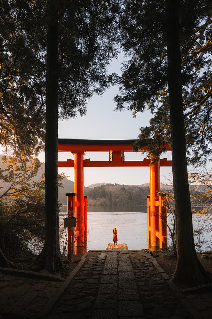Photo of Hakone Shrine Torii Gate at Lake Ashi at sunrise