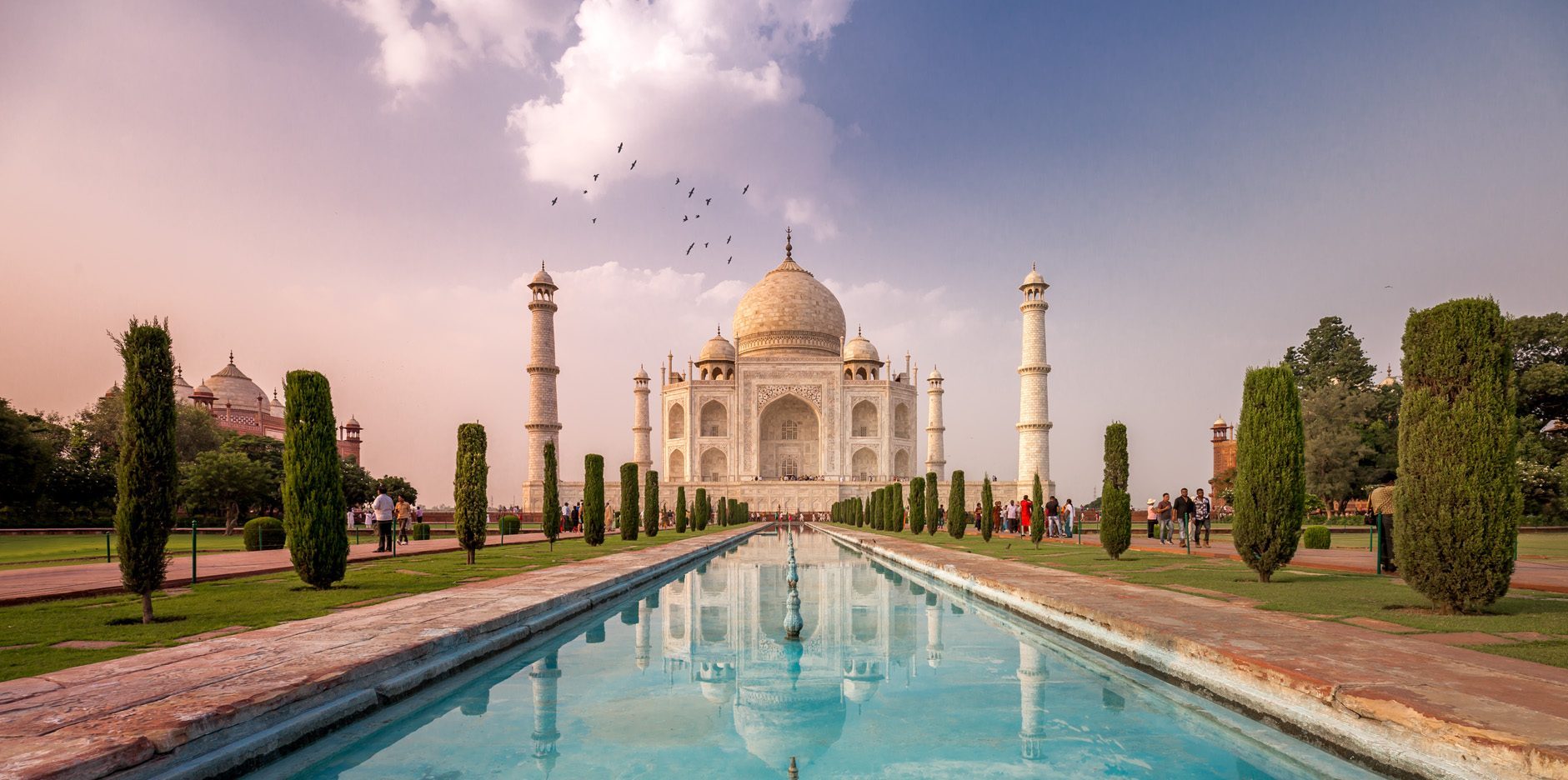 Taj Mahal – Walk over the World