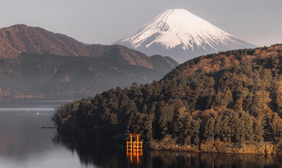 Hakone photo location at sunrise with view on Mount Fuji - Japan